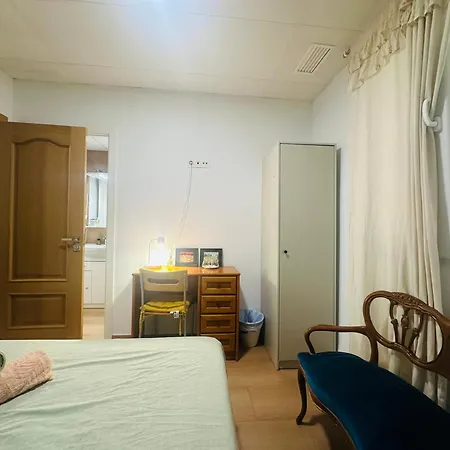 Mirador 1 Del Mercado - Con Bano Privado En El Centro De La Ciudad Vella Habitación en casa particular *