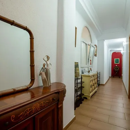 Mirador 1 Del Mercado - Con Bano Privado En El Centro De La Ciudad Vella Habitación en casa particular *