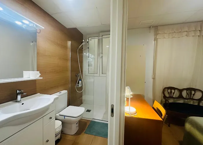 Mirador 1 Del Mercado - Con Bano Privado En El Centro De La Ciudad Vella