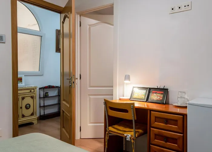 Mirador 1 Del Mercado - Con Bano Privado En El Centro De La Ciudad Vella *